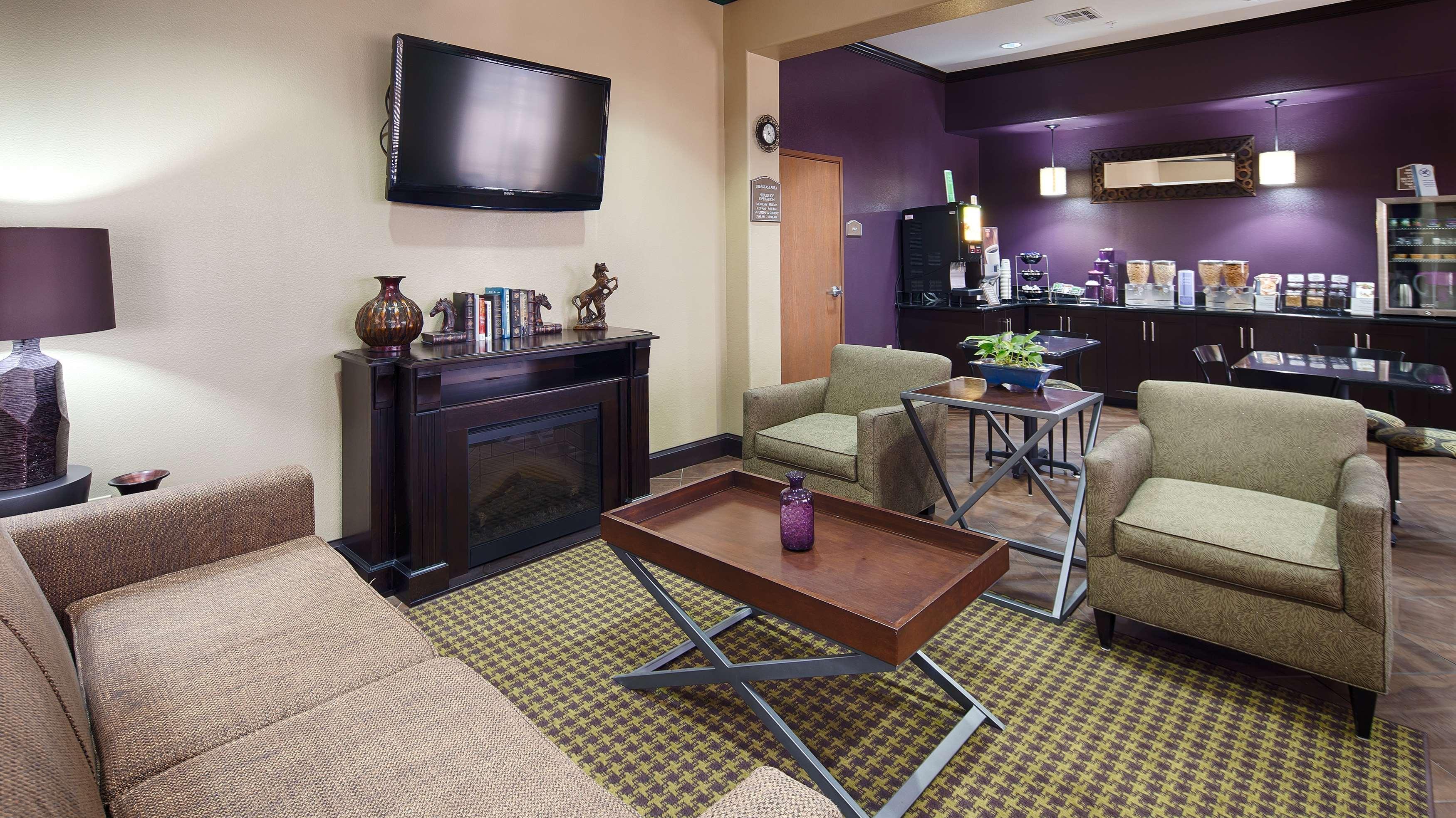 Best Western Giddings Inn & Suites Buitenkant foto