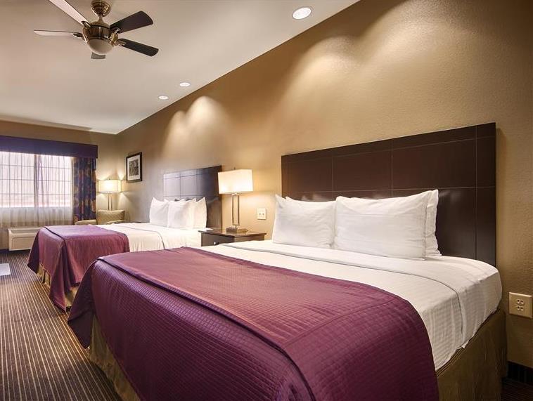 Best Western Giddings Inn & Suites Buitenkant foto
